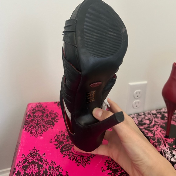 BNIB- Shoe Republic LA- Black Heels- Style Tie- Multiple Sizes - Picture 4 of 5